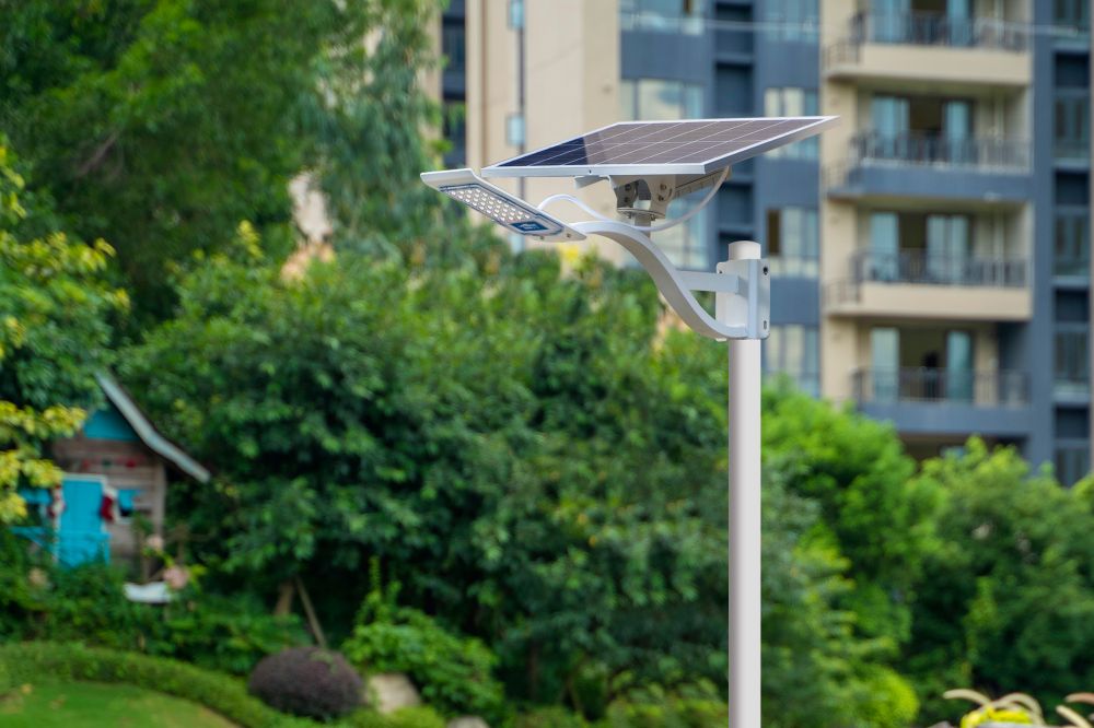 Solarna vrtna rasvjeta 100W 200W 300W Solarna ulična svjetiljka vodootporna IP65 (2)